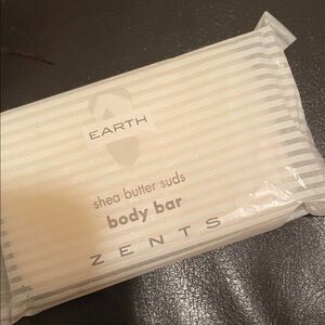 Earth Shea Butter Suds Body Bar - Cream